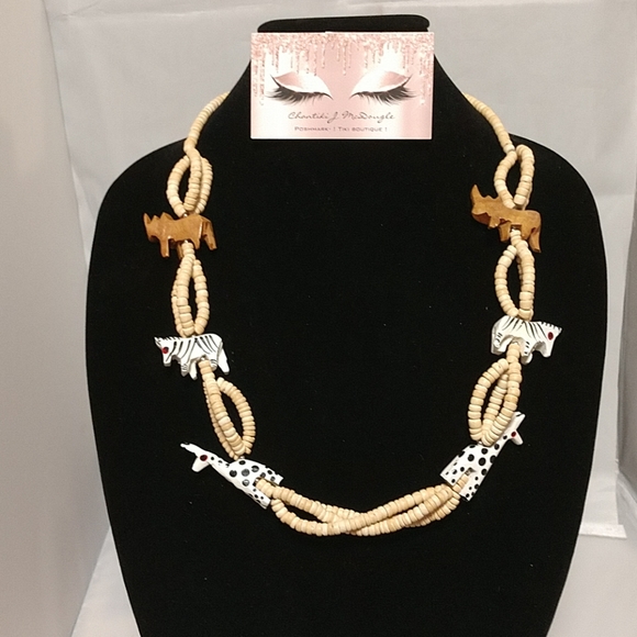 Jewelry - Handcrafted wooden necklace